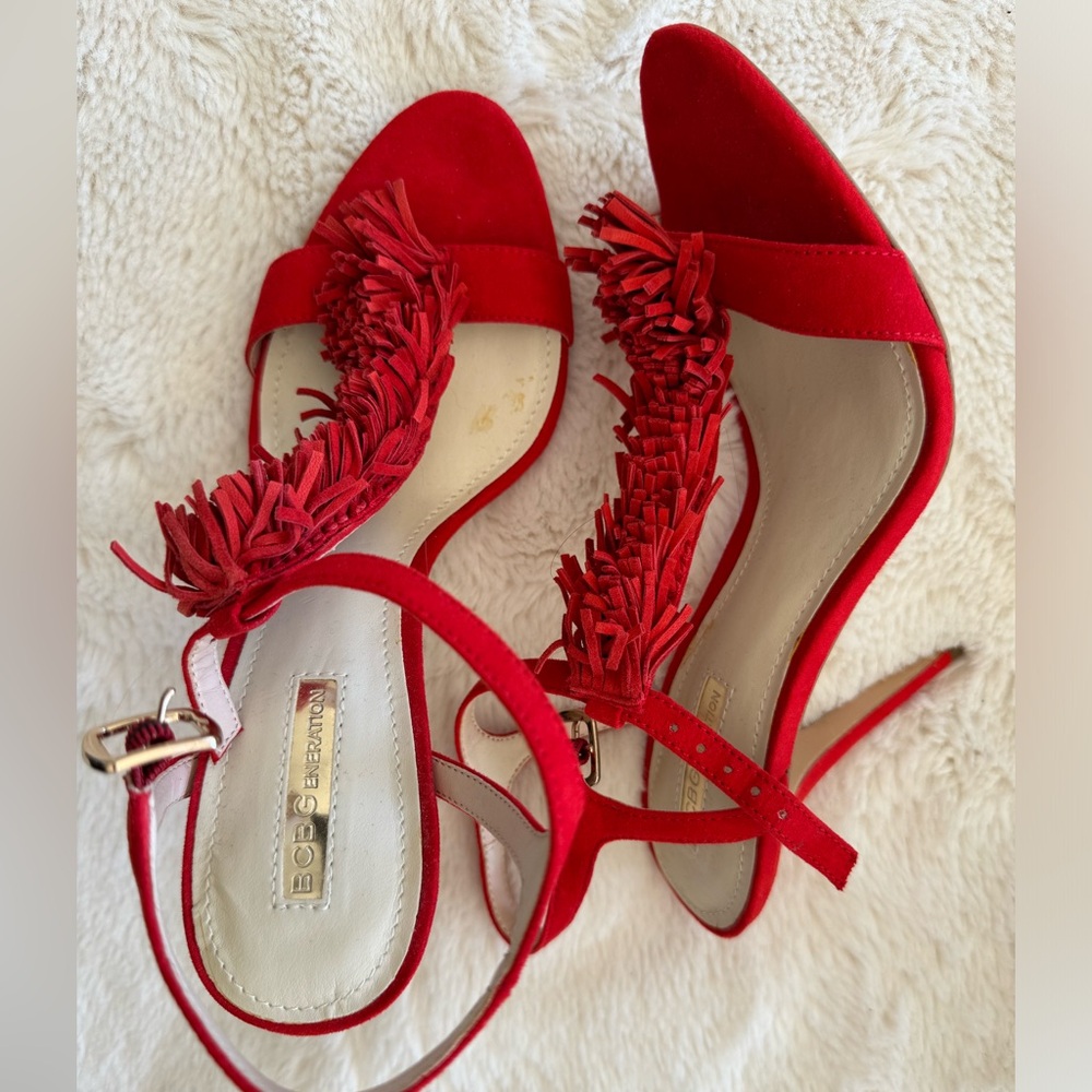 BCBGENERATION RED HEEL SIZE 7